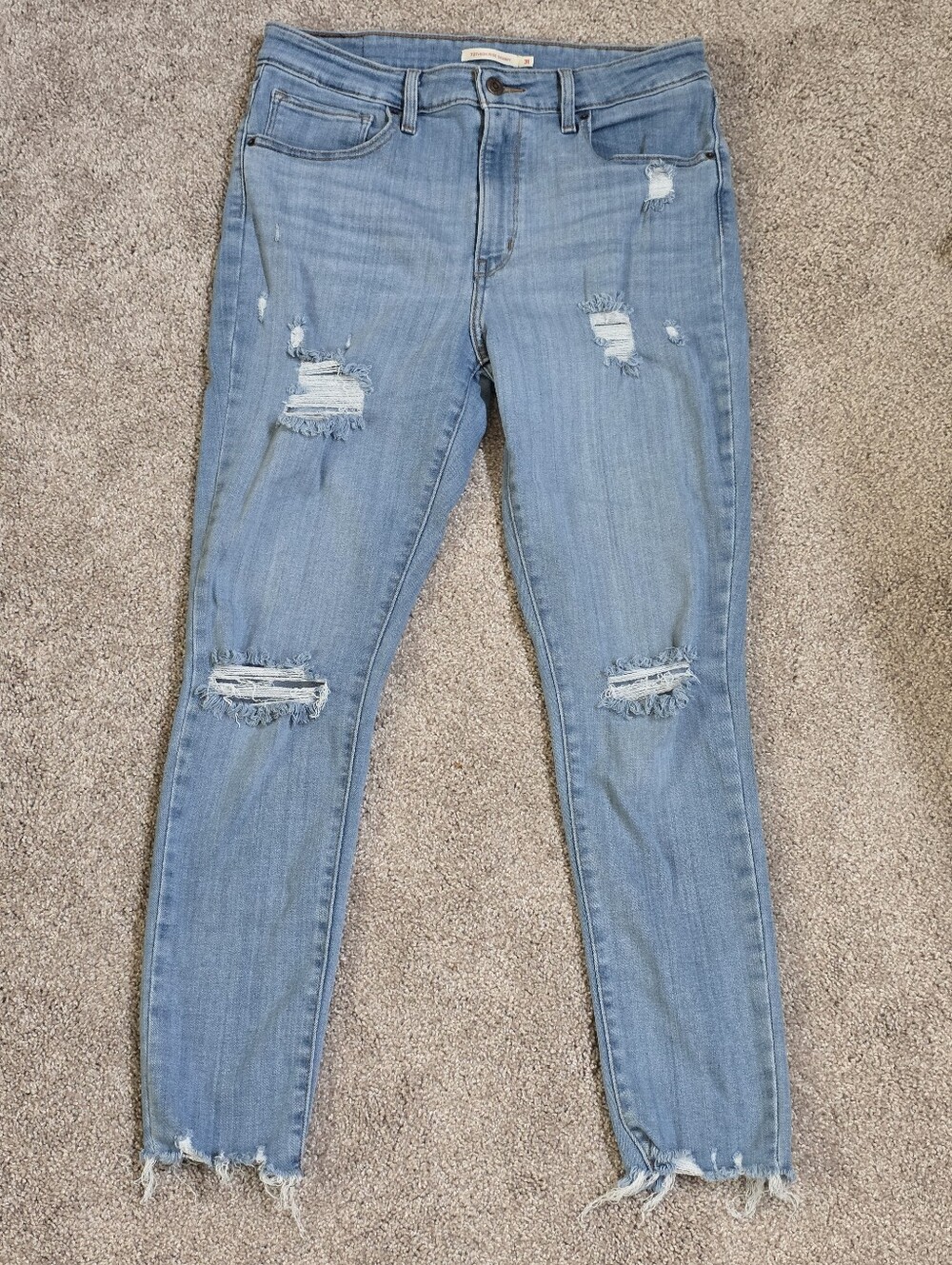 Levi’s 721 Distressed High Rise Skinny Jeans 31
